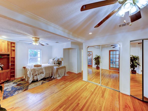 4914 Gammage Street, Houston TX 77021