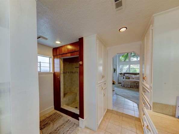 4914 Gammage Street, Houston TX 77021