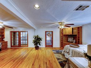 4914 Gammage Street, Houston TX 77021
