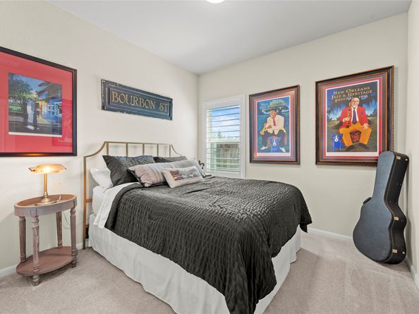 19079 Pinewood Grove Trail, New Caney TX 77357