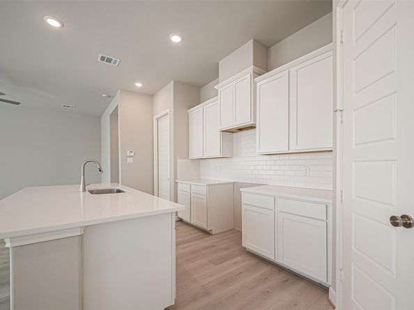 8926 Grovner Place, Houston TX 77055
