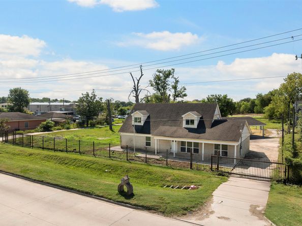 822 Aldine Mail Route Road, Houston TX 77037