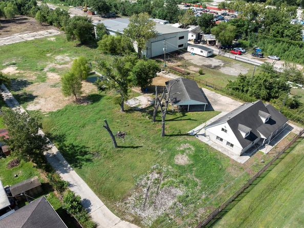 822 Aldine Mail Route Road, Houston TX 77037