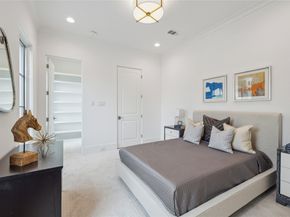 16 Wentworth Square Avenue, Houston TX 77027