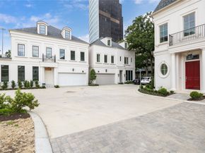 16 Wentworth Square Avenue, Houston TX 77027
