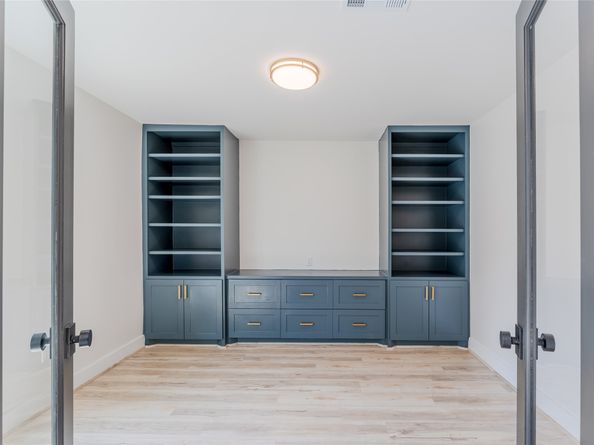 6106 Rutherglenn Drive, Houston TX 77096