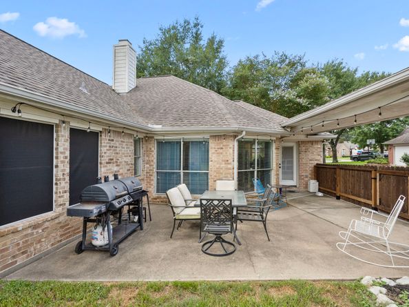 1302 Pine Trail, Tomball TX 77375