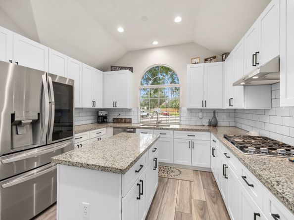 1302 Pine Trail, Tomball TX 77375