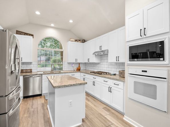 1302 Pine Trail, Tomball TX 77375