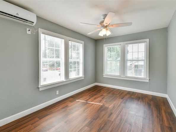 4611 Schroeder Street, Houston TX 77011