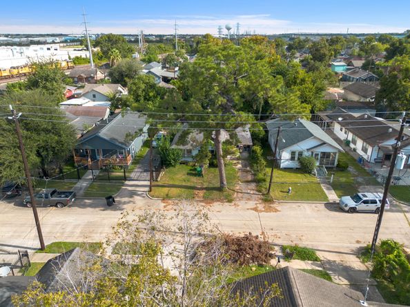 6619 Avenue Q, Houston TX 77011