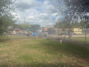 8215 La Porte Road, Houston TX 77012