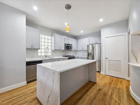 8642 Meadowcroft Drive, Houston TX 77063
