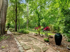 6 Mott Lane, Houston TX 77024