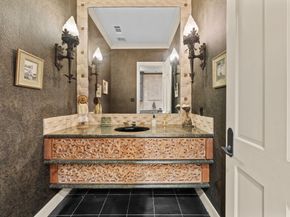 6 Mott Lane, Houston TX 77024