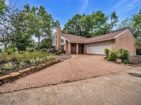 12800 Briar Forest Drive 70, Houston TX 77077