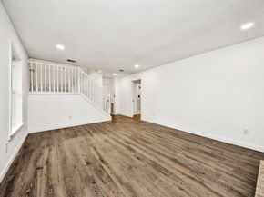 33 Kittiwake Court, The Woodlands TX 77380
