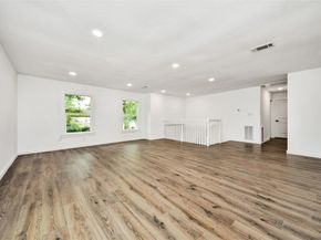33 Kittiwake Court, The Woodlands TX 77380
