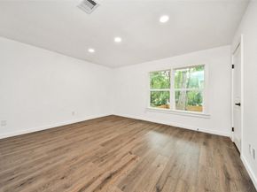 33 Kittiwake Court, The Woodlands TX 77380