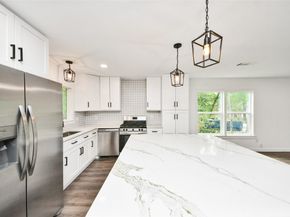 33 Kittiwake Court, The Woodlands TX 77380