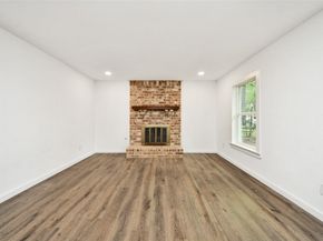 33 Kittiwake Court, The Woodlands TX 77380