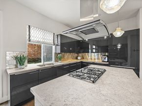 3207 Royal Courtside Avenue, Houston TX 77082
