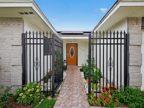 2719 Flintrock Circle, Houston TX 77067