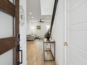 5021 Creekmont Drive, Houston TX 77091