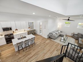 5021 Creekmont Drive, Houston TX 77091