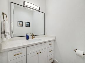 5021 Creekmont Drive, Houston TX 77091