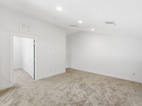 5905 Kiam Street B, Houston TX 77007