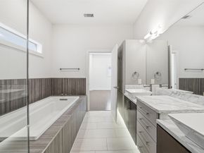 5905 Kiam Street B, Houston TX 77007