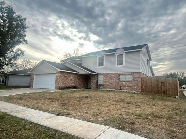 10102 Old Towne Lane, Sugar Land TX 77498