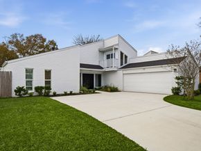 13811 Menasco Court, Houston TX 77077