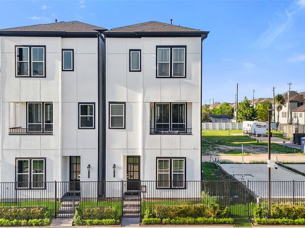 2708 Grand Fountains Drive F, Houston TX 77054