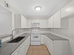 10811 Richmond Avenue 72, Houston TX 77042