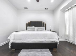 5715 Larkin Street D, Houston TX 77007