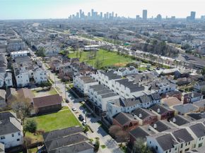 5715 Larkin Street D, Houston TX 77007