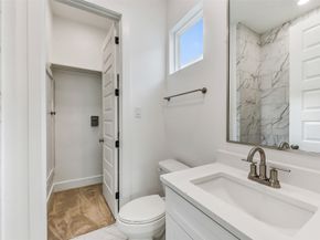 806 Fisher Street C, Houston TX 77018