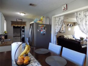 5016 Creekmont Drive, Houston TX 77091