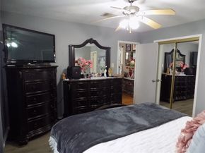 5016 Creekmont Drive, Houston TX 77091