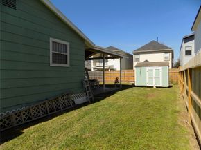 5016 Creekmont Drive, Houston TX 77091