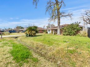 8901 Woodlyn Road, Houston TX 77078