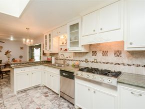 1022 Saddle Rock Drive, Houston TX 77088