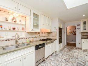1022 Saddle Rock Drive, Houston TX 77088