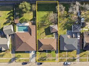 2310 Droxford Drive, Houston TX 77008