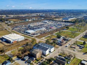 4804 Elysian Street A, Houston TX 77009