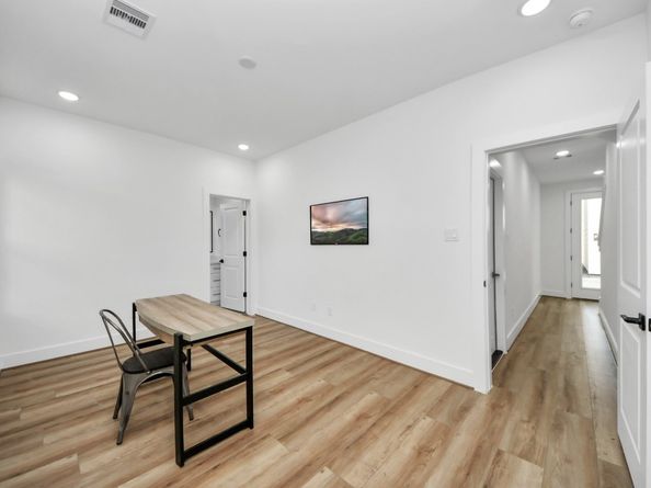4804 Elysian Street A, Houston TX 77009
