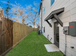 4804 Elysian Street A, Houston TX 77009