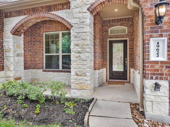 19622 Candlewood Oaks Lane, Spring TX 77379